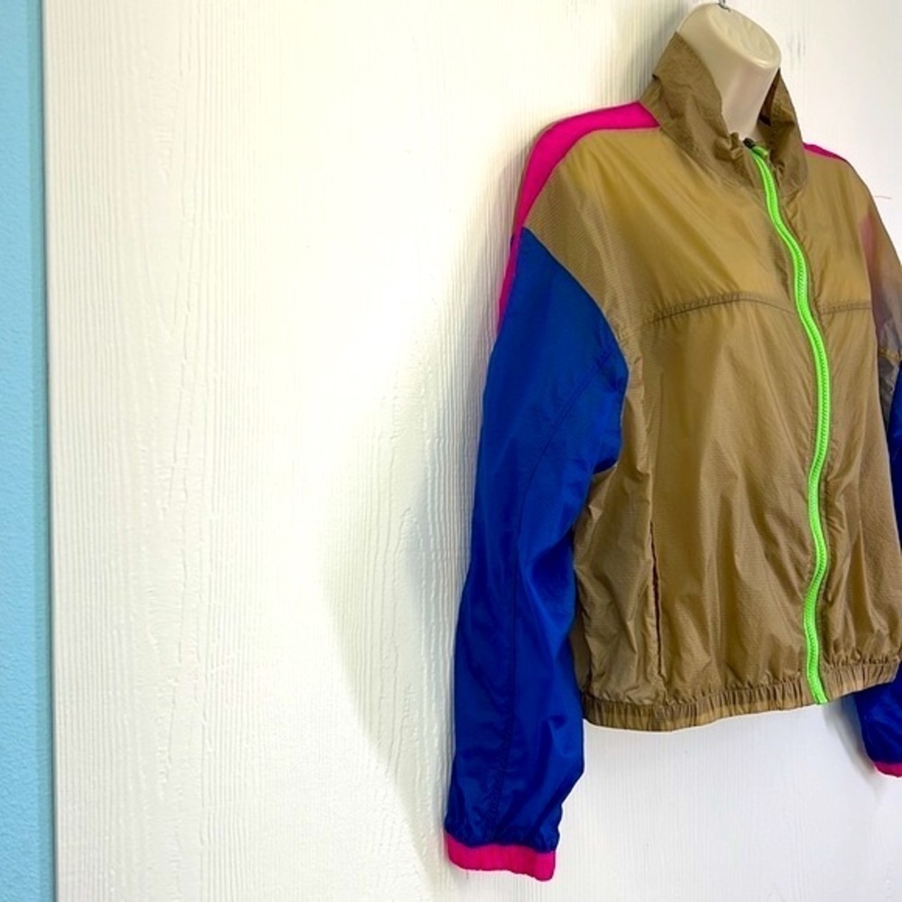 Fabletics - Bright Color Block Payton Woven Light… - image 4